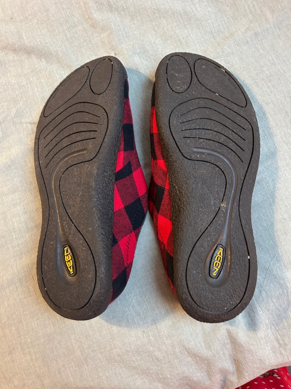 Keen Mens Red and Black Buffalo Plaid Slip-Ons - Picture 5 of 5
